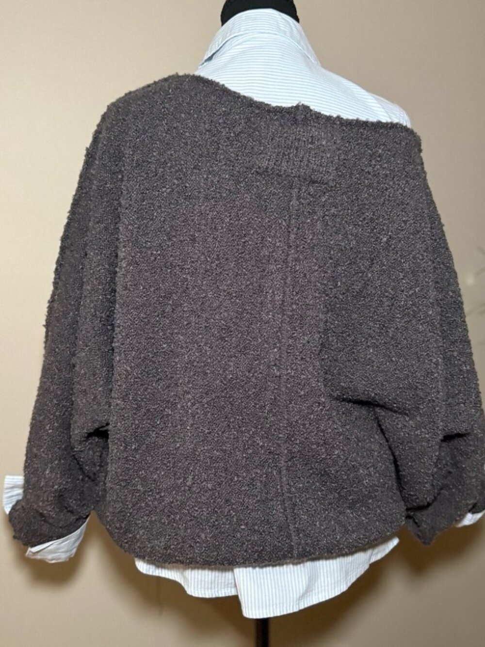 NWT So Me Charcoal Grey Exposed Seam Slouchy Boucle Sweater Size Small - Picture 5 of 8